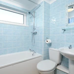 Bathroom First Floor, Room to rent in Willow Avenue, Broadstairs